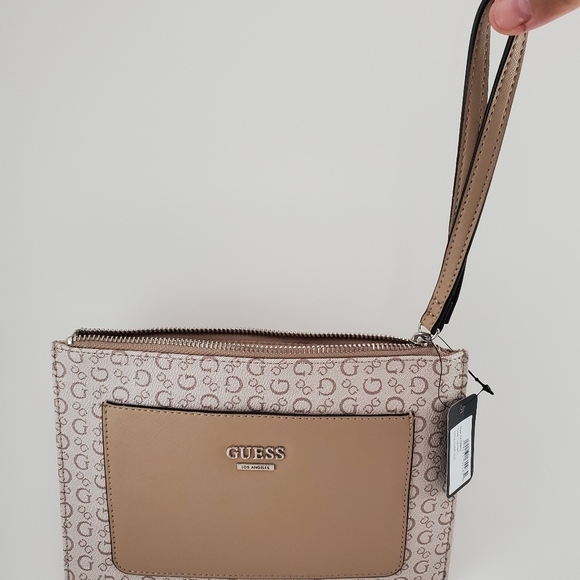 NWT Guess wristlet - Picture 8 of 9